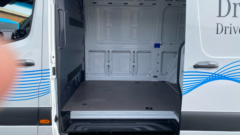 Mercedes-Benz Sprinter E314 L2 Electric Rwd 100kW 81kWh Pro Van Auto